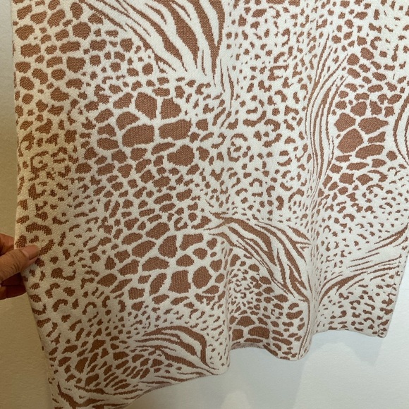 Ann Taylor Mixed Animal Print Knit Shift Dress Ribbed Trim Size M/P - Picture 5 of 12